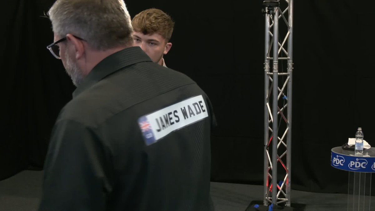 WADE WINS THE DECIDER! James Wade battles from behind to beat Charlie Manby in a brilliant last-leg decider, with Wade taking out a fabulous 101 checkout to seal the victory! 📺 #PC12