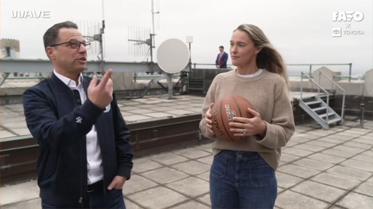 Governor Josh Shapiro plays basketball with Kylie Kelce