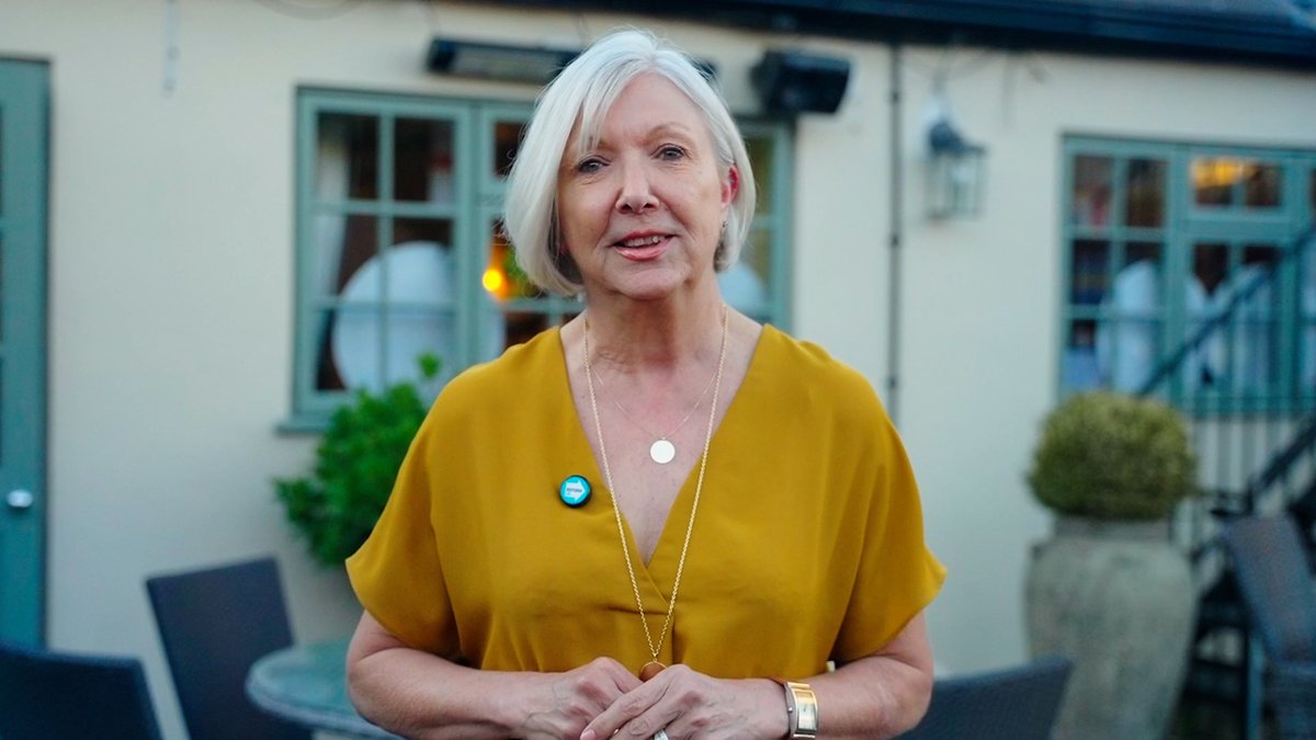 Meet Yvonne Hrusa. She is standing to represent local residents on Epping Forest District Council. She is a working mum dedicated to fixing potholes and protecting the Green Belt in her local area. Vote Reform. Get Starmer Out. ✅