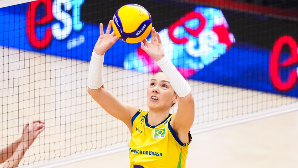 Happy birthday, Roberta! 🎉🎂✨ A pride of Brazilian volleyball, a two-time Olympic medalist. 🥈🥉 Here’s to another year of great moments! 💫 🏐 #Volleyball #Volei #VNL #BePartOfTheGame
