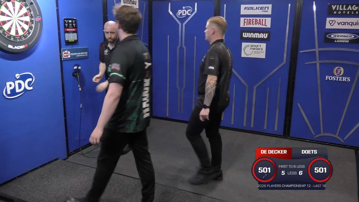 DOETS GETS IT DONE! Kevin Doets wins another deciding-leg shootout on Stream One, defeating Mike De Decker 6-5 to advance to the quarter-finals for the second day straight! 📺 #PC12