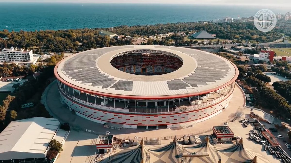 ❤️🤍 Burası bizim evimiz. En sevdiklerimiz burada. Onlar için çıkıp oynayacağız… 🏟 Corendon Airlines Park 🗓 3 Mayıs 2026, Pazar ⏱️ 20.00 #HesapcomAntalyaspor #SevdamızAntalyaspor