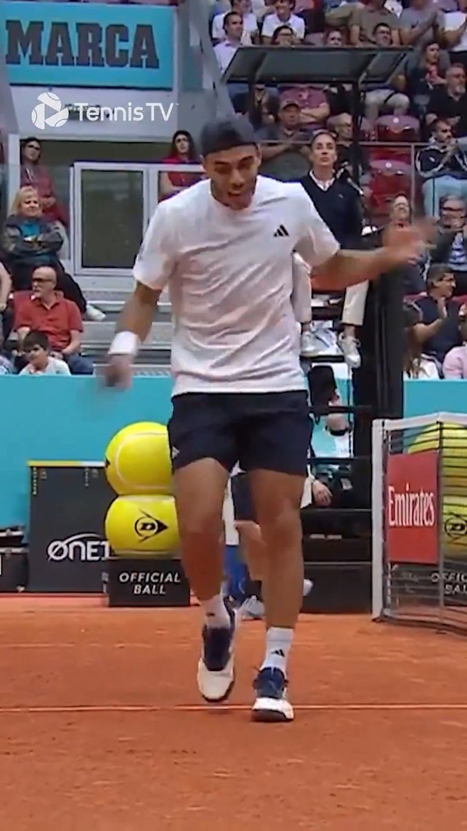 Nerves of steel ⛓️ Blockx saved FOUR set points before closing out a captivating opening stanza 7-6(8) over Cerundolo. #MMOPEN | #MMOPEN
