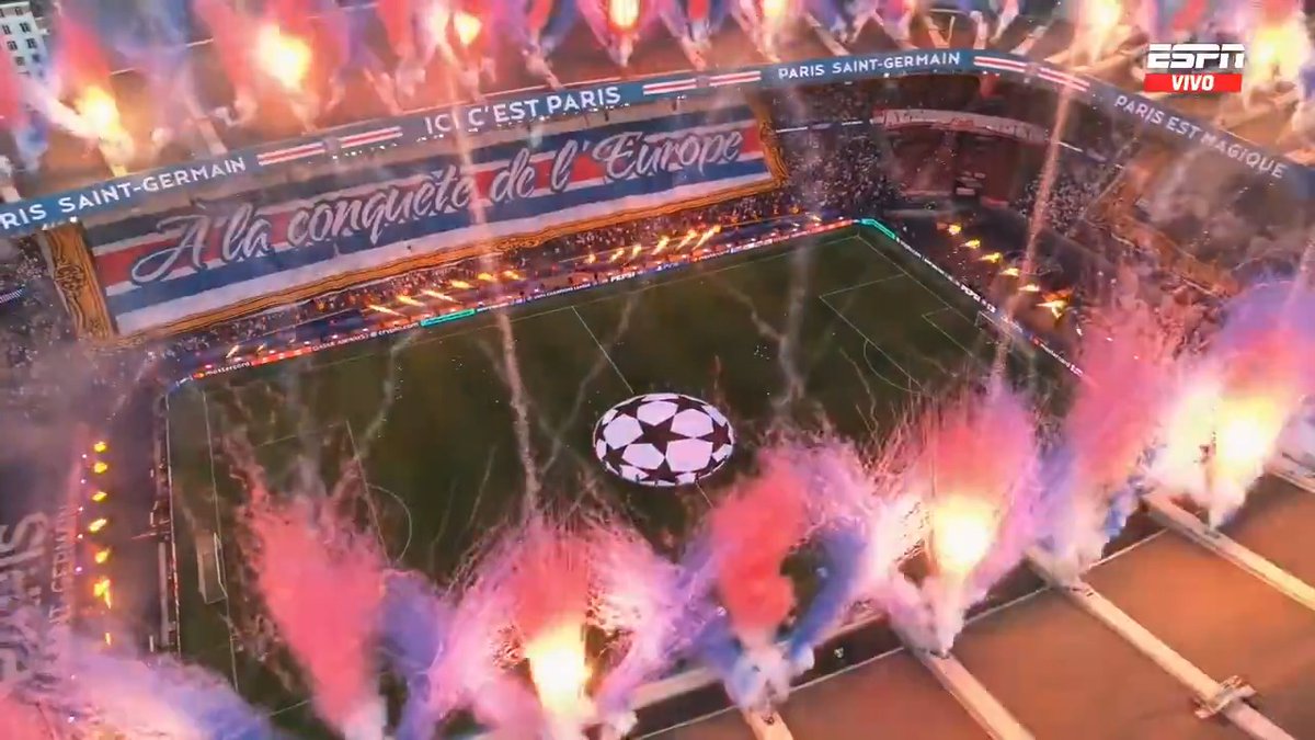 Impresionante recibimiento para PSG vs Bayern Múnich en Parque de los Príncipes por la semifinal de la Champions. El campeón de Europa dice presente.