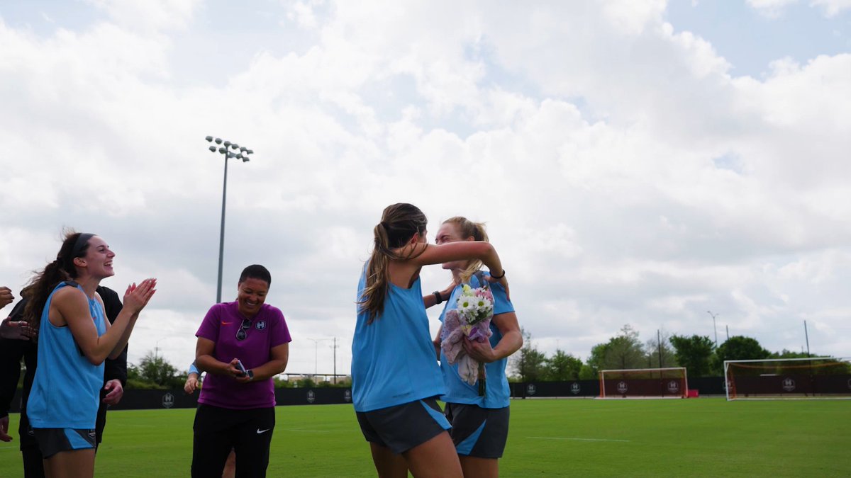 Adding another girlie to the Dash fam 🥹🩷 Congratulations to Sarah Puntigam and her wife Gen! 💐👶
