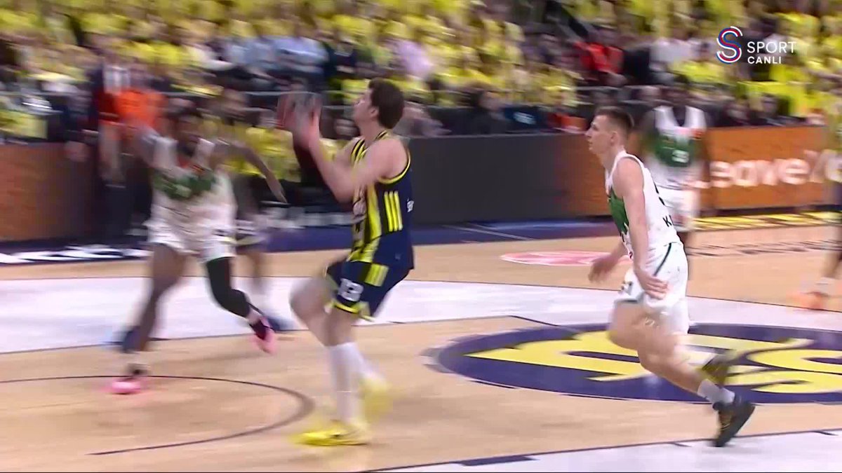 Tarık Biberovic, Fenerbahçe Beko’nun Zalgiris’i 89-78 mağlup ettiği maçın en değerli oyuncusu oldu! 🤩⛹️‍♂️ 🏀 26 Sayı 🙌 1 Ribaund 🎯 6/8 Üçlük İsabeti