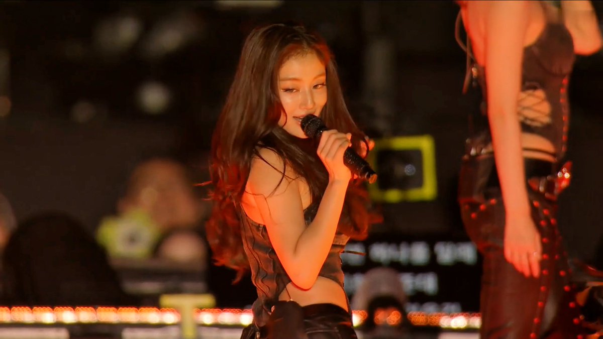 My girls are literally at the top of the world rn. most of them are injured and exhausted, 11 years into a career with no hiatus and still going this hard like they’re rookies fighting for their lives… my respect for them just keeps multiplying endlessly 😭