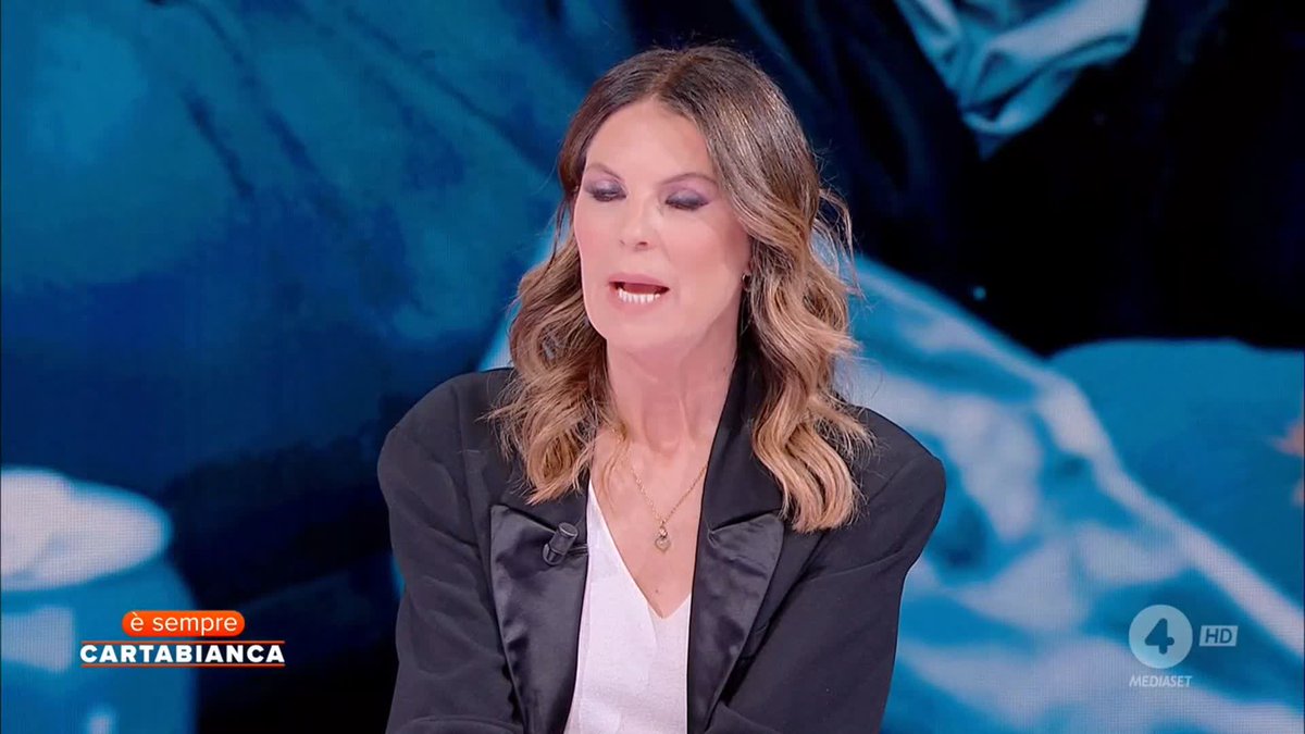 "La destra non ha argomentazioni valide e attacca di continuo la sinistra e intanto 6 milioni di italiani non arrivano a fine mese e fanno la fila alla Caritas" Marina La Rosa a #ÈsempreCartabianca