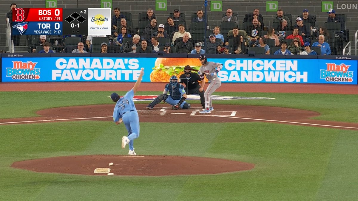 UNC STILL GOT IT 🏃‍♂️ 💨 TS10 with a sneaky drag bunt to lead off the second!