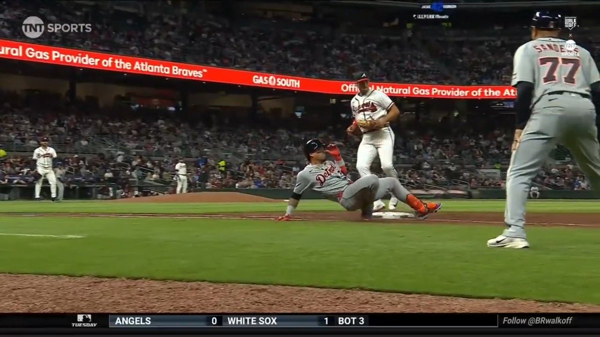 Javy Báez was carted off from tonight's game after this awkward slide into first base Prayers up 🙏