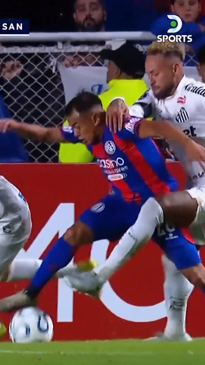 PERRITO BARRIOS 🆚 NEYMAR JR. 🇧🇷 El capitán de Santos tuvo un duro duelo contra Cristian Nahuel en el Nuevo Gasómetro. ✨ Lujos, golpes y buen fútbol fueron los ingredientes de este cruce entre el brasileño y el jugador de San Lorenzo. CONMEBOL #SudamericanaEnDSPORTS