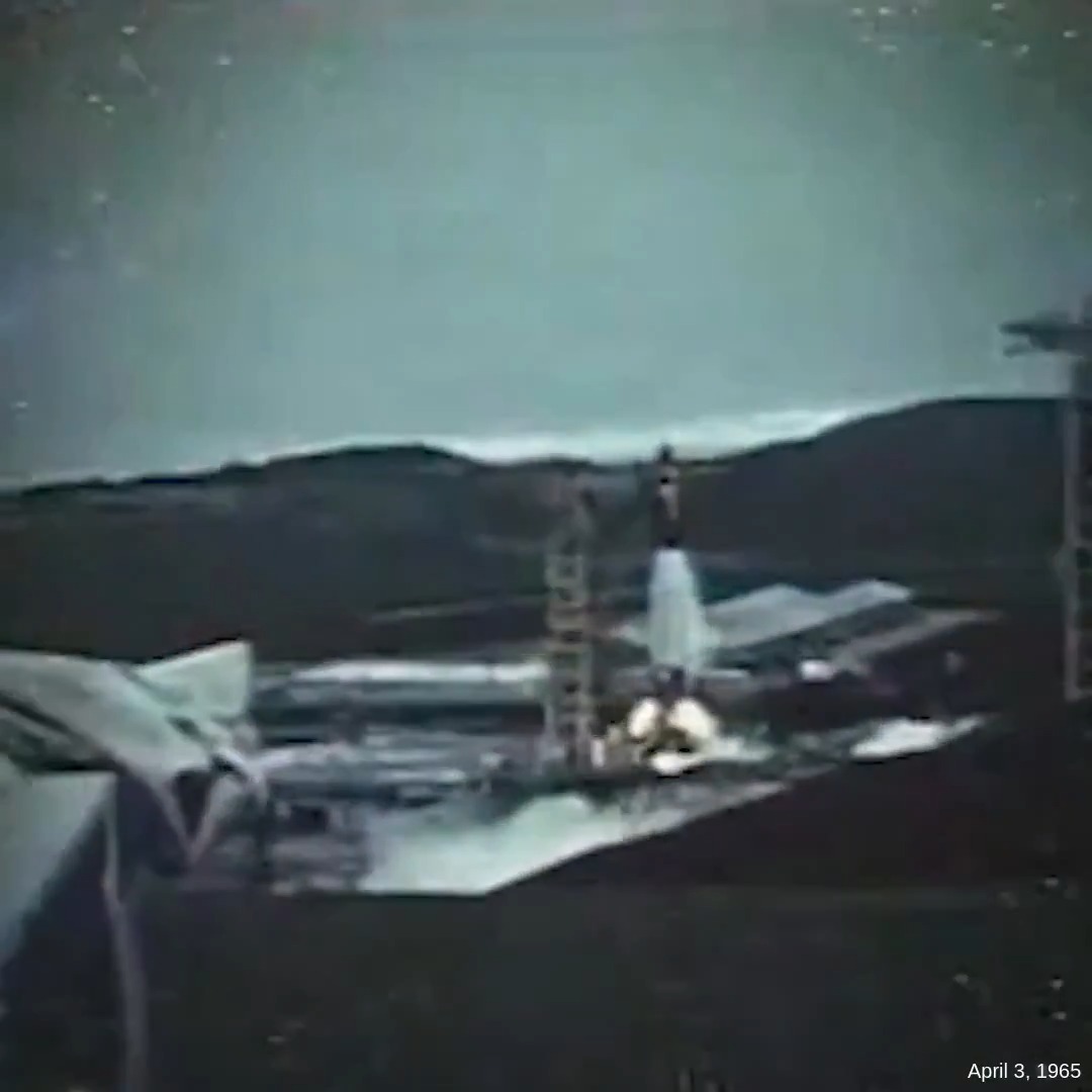 FULL CIRCLE: In April 1965, the U.S. launched its first and only space reactor into space. SNAP-10A was a sodium-potassium-cooled fast reactor developed as part of a Department of War 🇺🇸 R&D project to power a satellite.