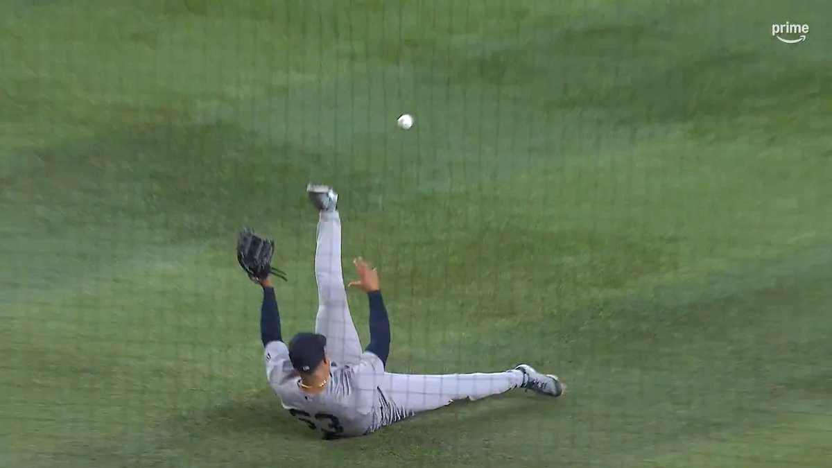 Fernando Cruz somehow gets the out at third base! 🤯