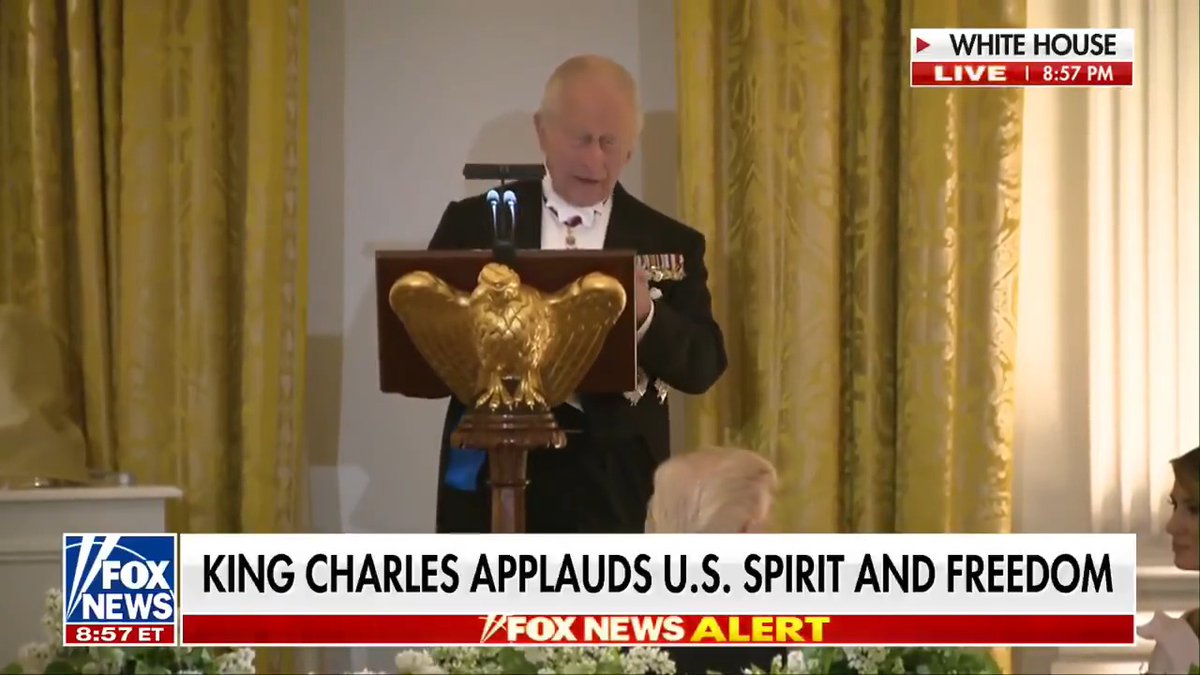 Cos''è lo humor inglese? È Re Carlo che durante la cena alla Casa Bianca dice a Trump "Ho notato le sue modifiche all'Ala Est. Devo dire che anche noi britannici, nel nostro piccolo, provammo a rinnovare la Casa Bianca nel 1814. Nel 1814 i britannici bruciarono la Casa Bianca