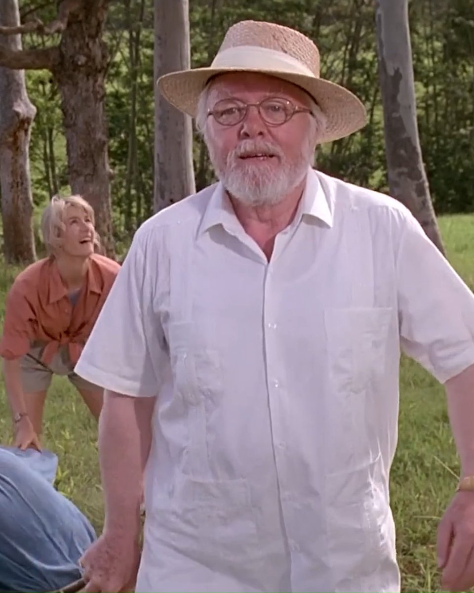 This scene from JURASSIC PARK still gives us goosebumps. #JurassicPark #Spielberg
