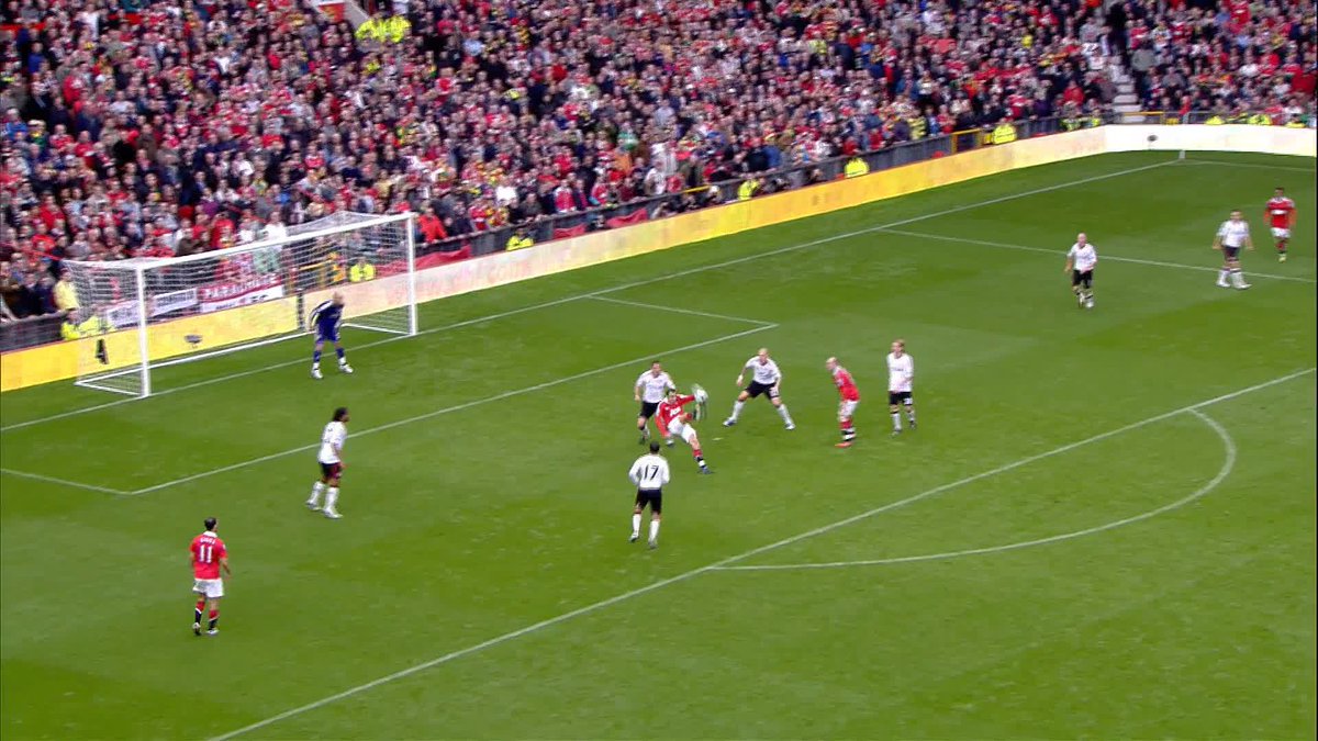 "It's brilliant!" Who remembers this overhead kick from Dimitar Berbatov against Liverpool? 😍