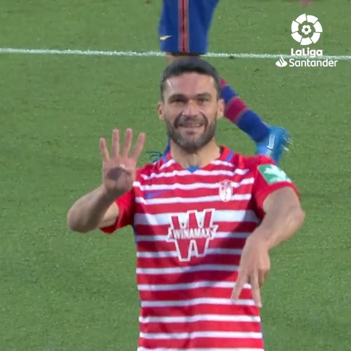 📹 | Hoy se cumplen 5️⃣ años de la única victoria del Granada CF ❤️⚪️ en el 🏟️ Camp Nou. 🟥 Fue en la jornada 33 de #LaLiga (20/21) donde el conjunto 'nazarí' venció remontando (1-2) con goles ⚽ de Jorge Molina y Darwin Machís.