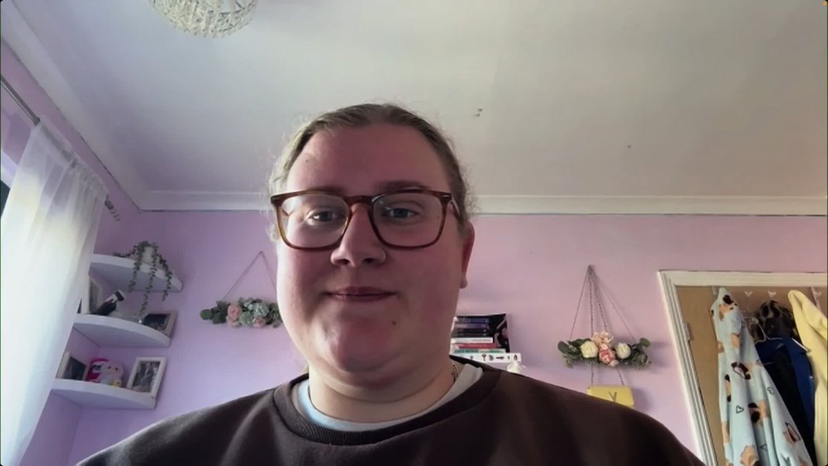 ๐ฃ๏ธ "I want to give young girls someone to look up to" Does Beau Greaves feel added pressure after she became the first woman to win a PDC ranking title in Monday's Players Championship 11 final.