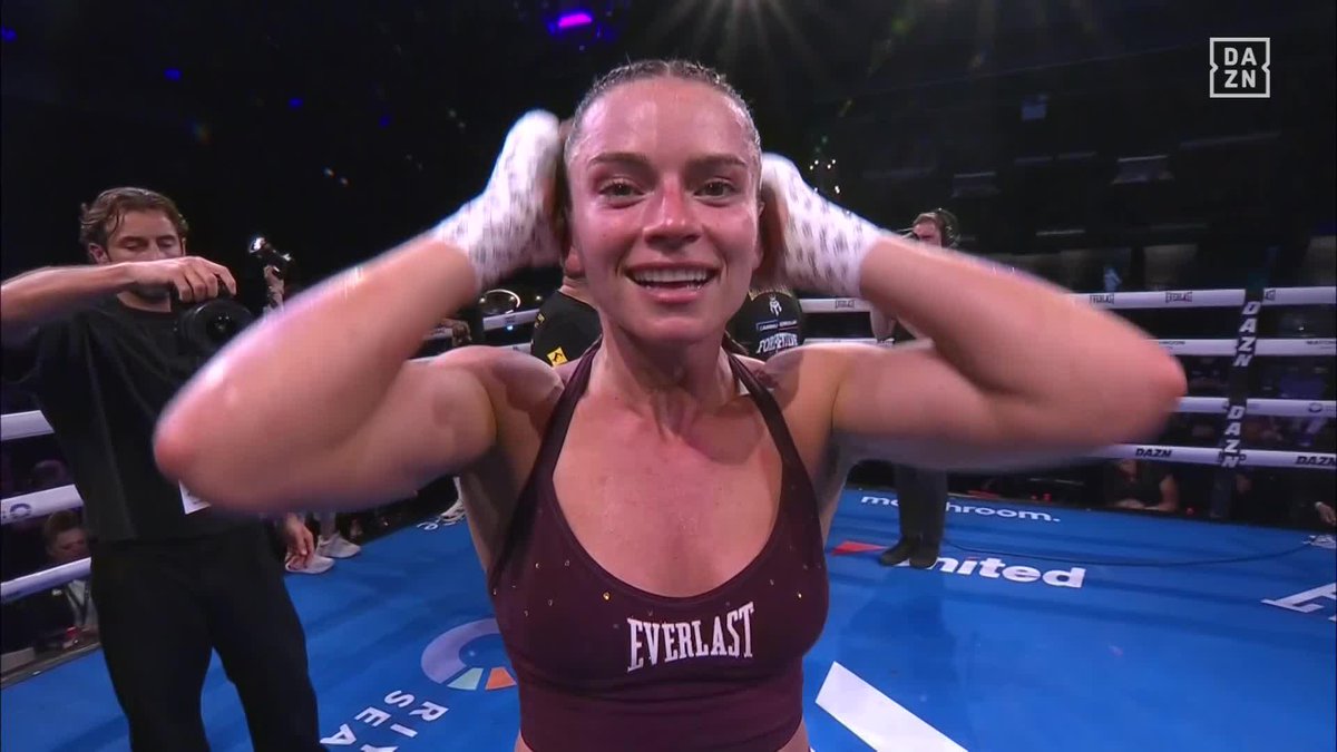 Sealed with a kiss 😘 Skye Nicolson shines bright once again 🤩 #NicolsonTurner | Live now on DAZN ▪️