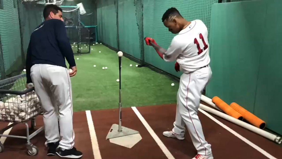 Rafael Devers. Fenway. One-hand work. Simple drill. Elite intent. It’s not about doing more… it’s about doing the right things, the right way. #hitting #baseball