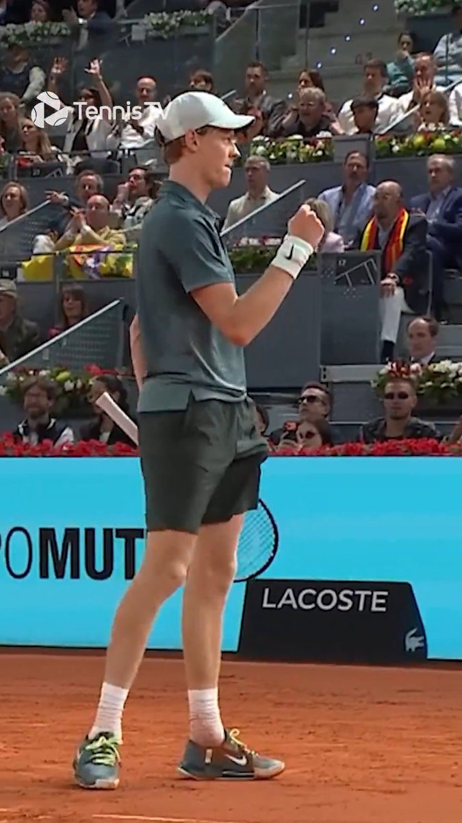 You can't be serious, JANNIK! 🤹 #MMOPEN | #MMOPEN | Jannik Sinner