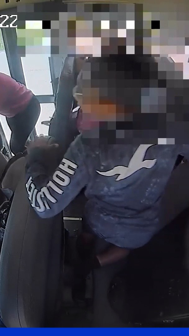 États-Unis: une conductrice de bus s'évanouit au volant, cinq élèves lui portent secours