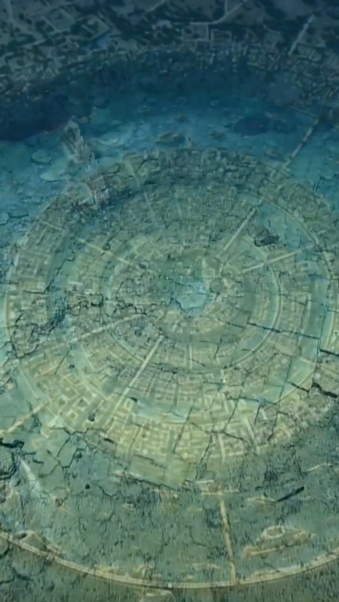 From terrifying sailor lore, to a deadly lake's dark past, and a lost city beneath the sea, Josh Gates investigates three aquatic mysteries on #ExpeditionFiles, tonight at 9P on Discovery.