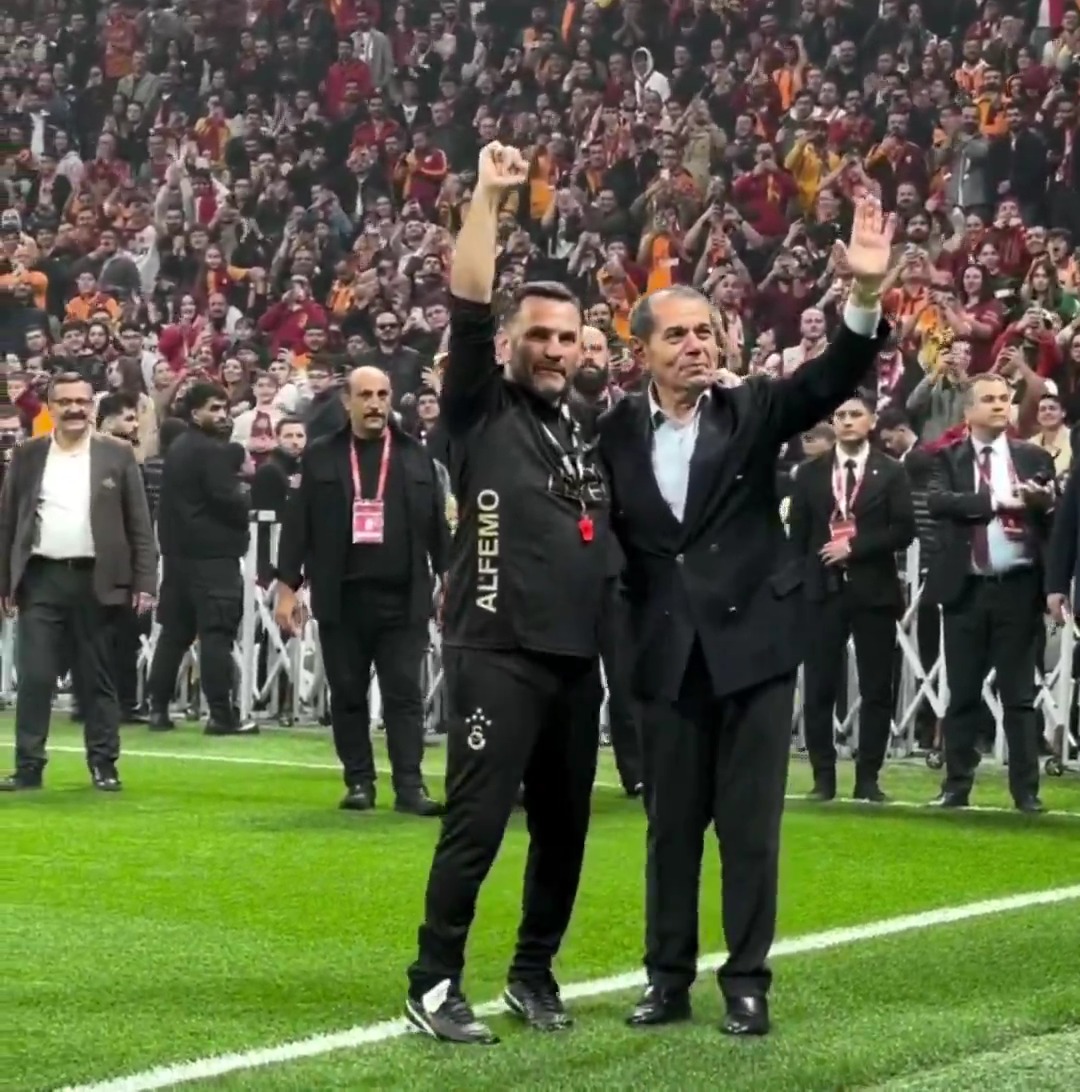 Şu saygıya bak koşarak geliyor. Valla biz bu aileyi çok seviyoruz...