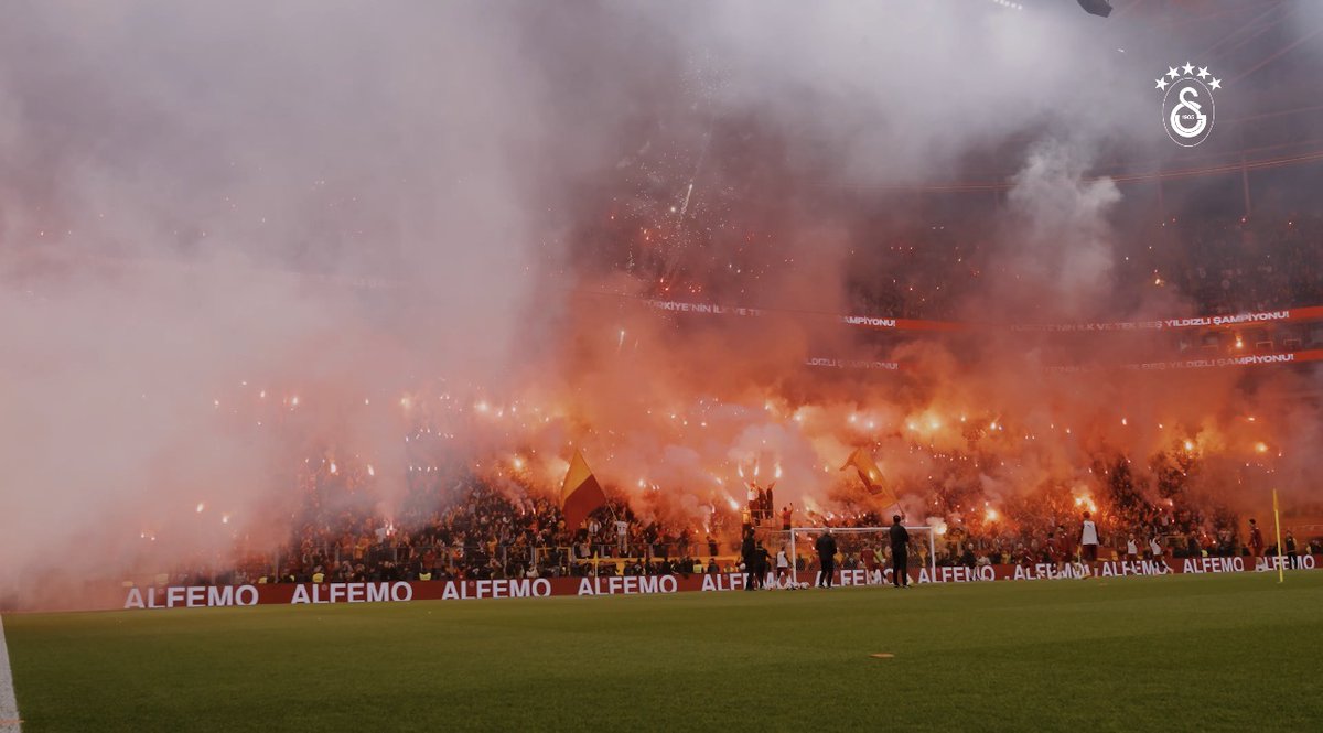 Dünyanın ve coğrafyanın en tutkulu taraftar grubu; büyük Galatasaray ailesi! 🔥 📍 Ali Sami Yen Spor Kompleksi RAMS Park