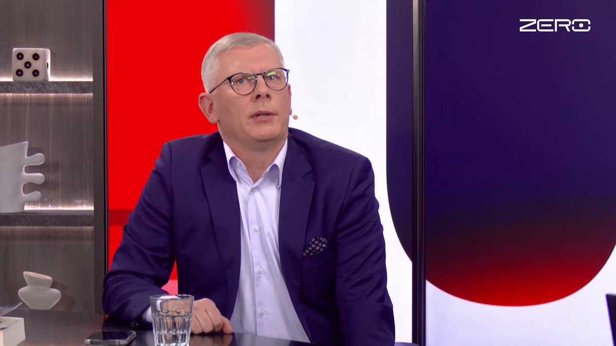 Sławomir Cenckiewicz o strachliwym Władysławie Kosiniaku-Kamyszu: „On się bał rozmów 1 na 1 ze mną”. „Ja zawsze, jak się umawiałem, mieliśmy tam czasem lepszy, czasem gorszy kontakt, ale zawsze był ktoś trzeci”. Taka postawa jak na ministra obrony narodowej to wielki wstyd.