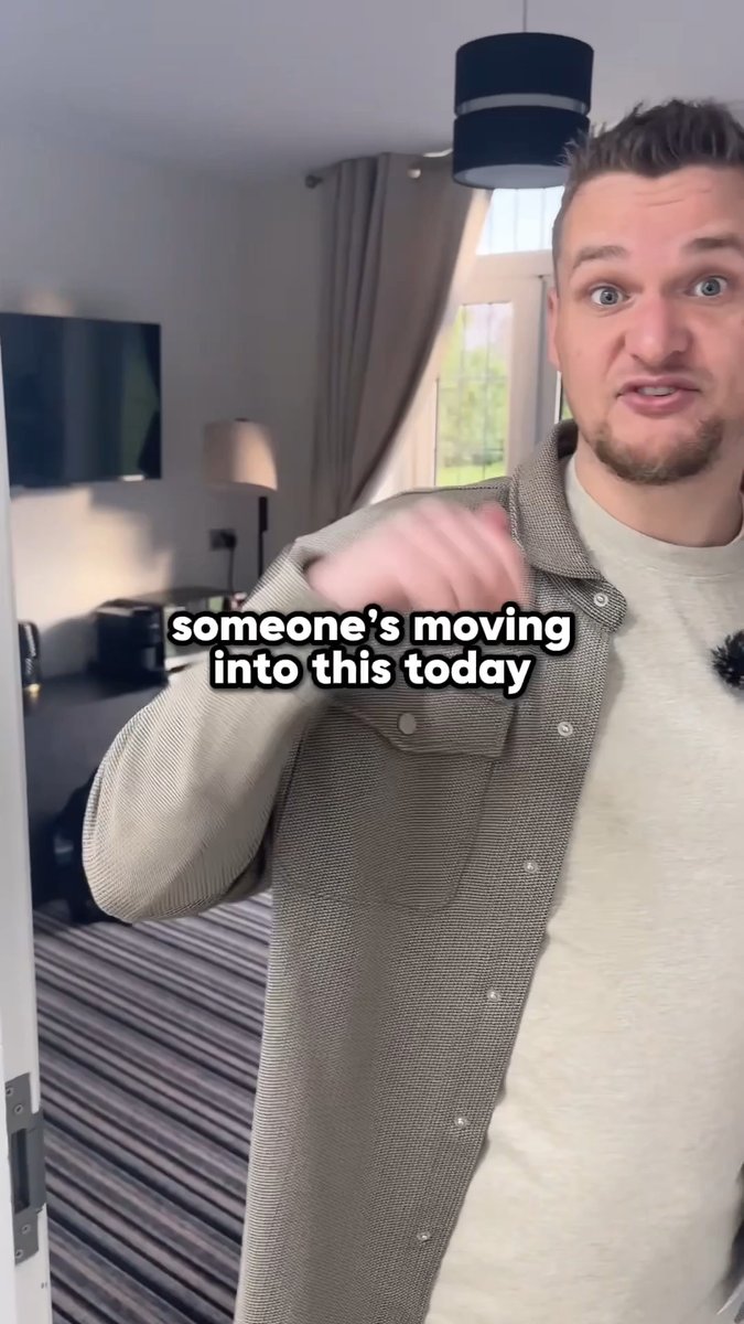 As a landlord I no longer advise you to have tenants in your properties - I advise you to put “guests” into your properties. No rights. More pay. More tax efficient. The benefits are endless. I’m running a free training on how to make thousands per month from no and low money down property strategies in the UK… Link in bio to check it out ✅ #landlord #landlords #eviction #court