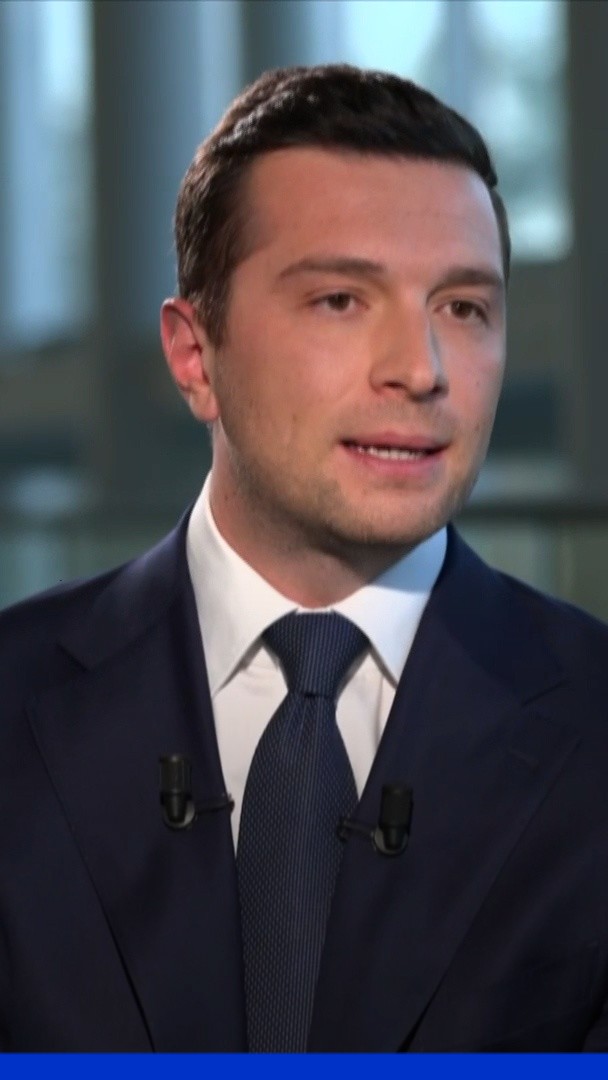 Jordan Bardella évoque sa relation amoureuse avec Maria-Carolina de Bourbon des Deux-Siciles