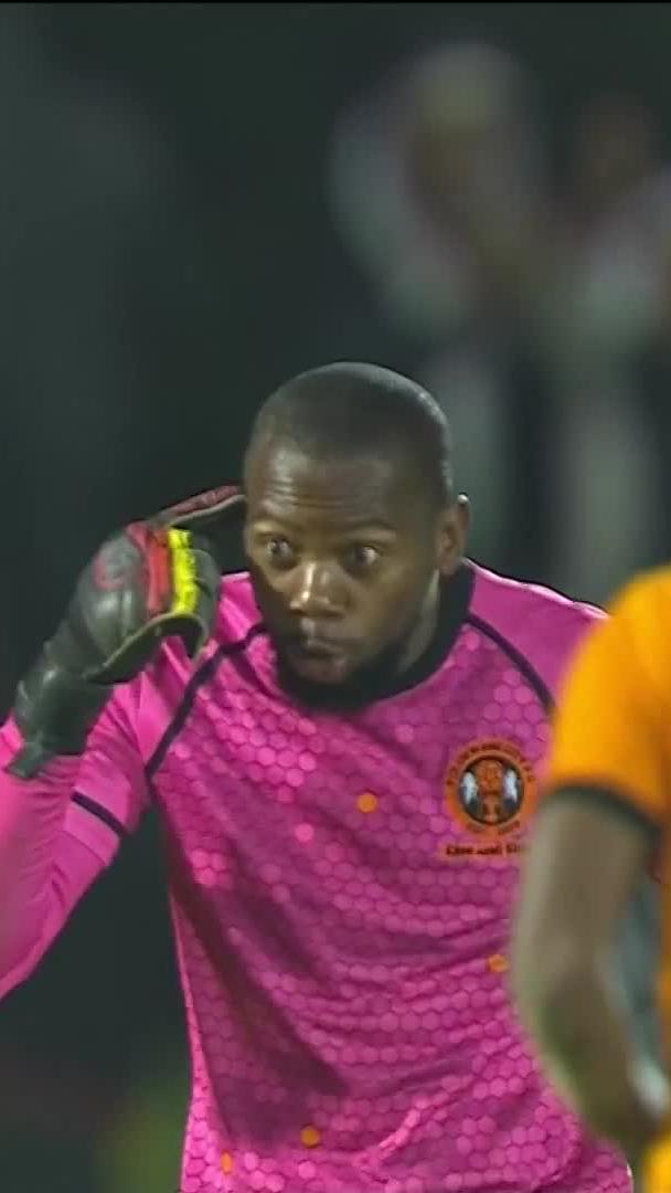 Mathebula saves Lebo Mothiba's penalty 🤯 Sundowns lead by one as we approach the final minutes 👀 📺 Stream #BetwayPrem on DStv: