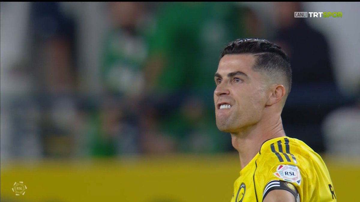 41 yaşındaki Cristiano Ronaldo, kariyerinin 970. golünü attı. Ronaldo'nun hedefine ulaşmasına 30 gol kaldı.