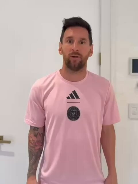 ❤️ El saludo de Messi a un nene que está luchando contra el Cáncer. Qué ídolo tenemos.
