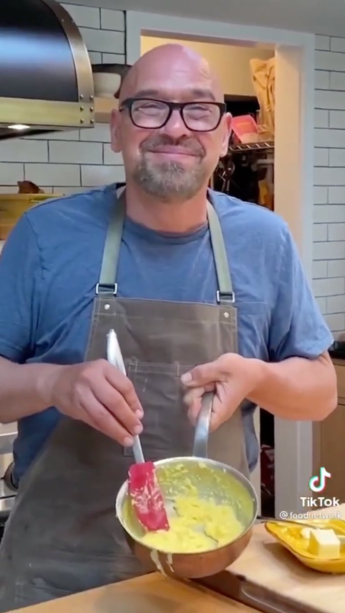 Anyone else thinking breakfast for dinner tonight?? We've got our eyes on michael symon's soft-scrambled eggs 🍳 The chefs are working with eggs in the next #24In24: Last Chef Standing speed shift, Sunday starting @ 8|7c!