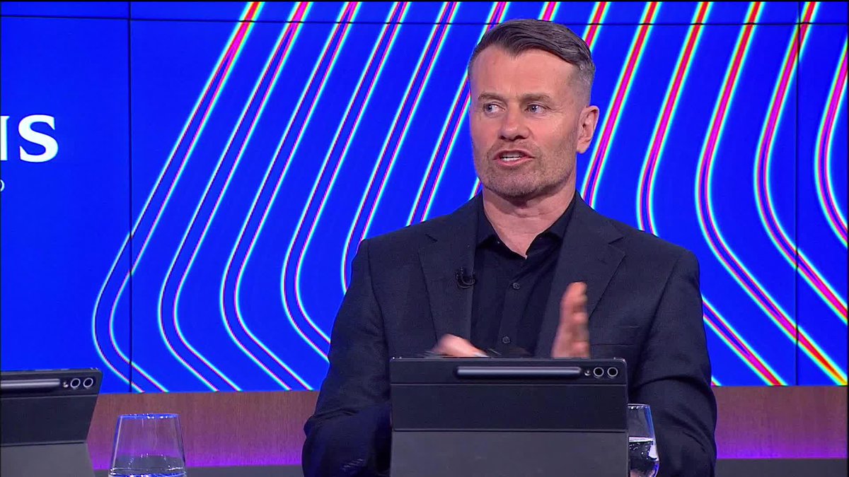 Should Jan Oblak have saved Gyokeres' penalty? Shay Given was doing his best to remain patient with Kenny Cunningham's goalkeeping analysis 🧤 "Why are you stabbing yourself with the pen?" 😂
