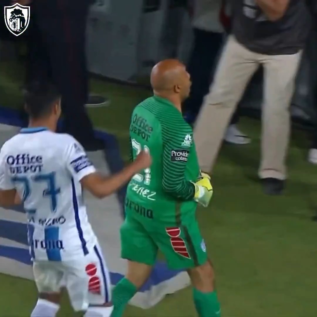 Cómo preñó el conejo al cruz azul esa noche jajaja Lo más cagado es que el Pachuca ya no se jugaba nada y con el empate el azul quedaba fuera de liguilla