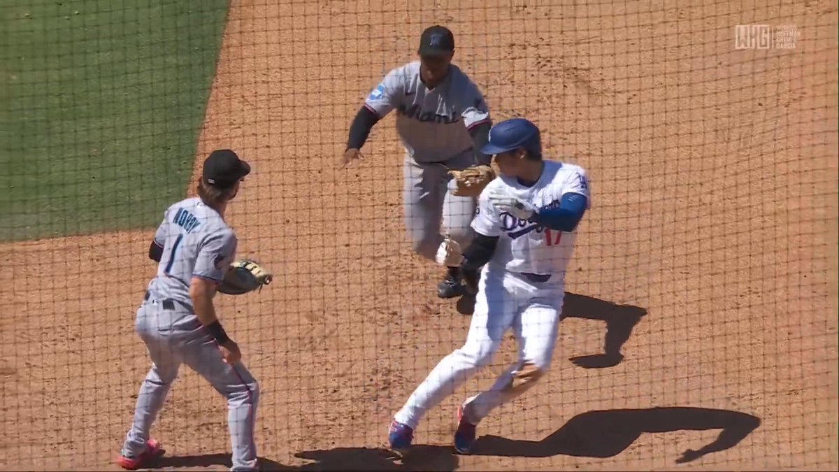 Xavier Edwards executes this unassisted double play to perfection 😮💨