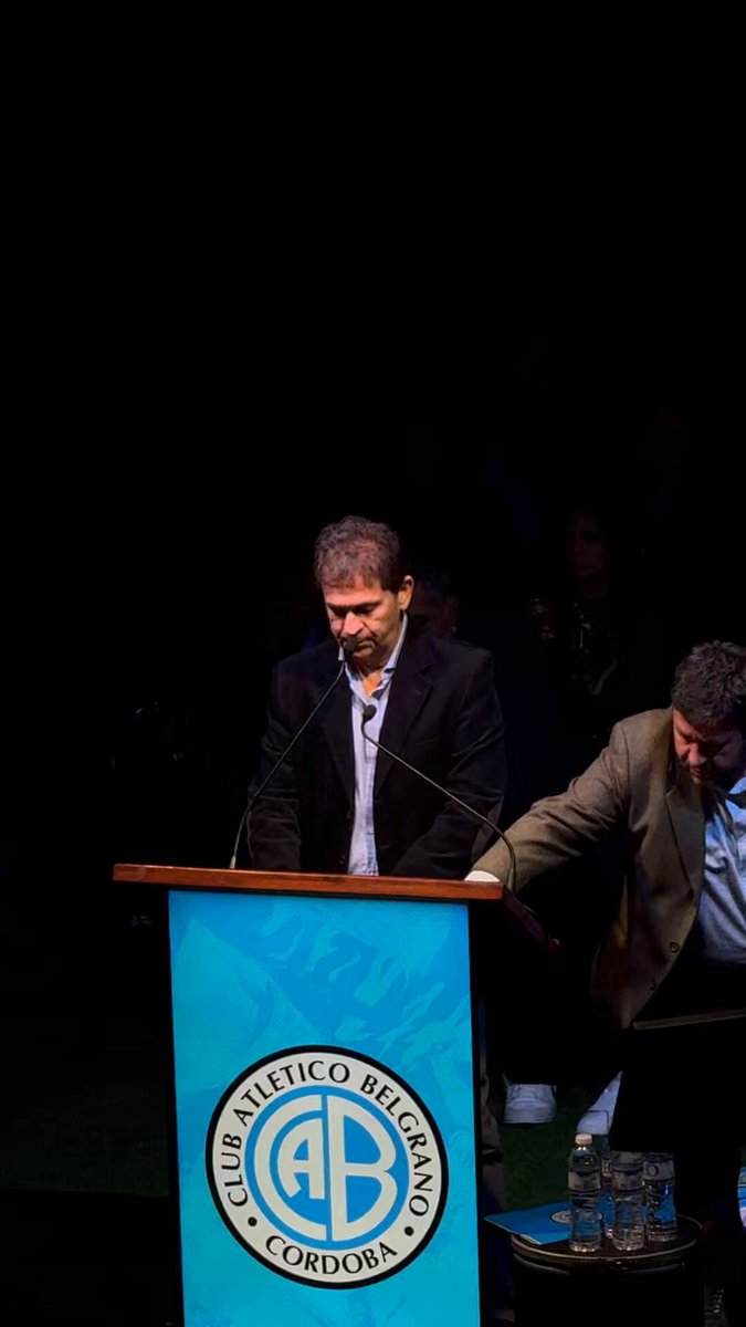 💣 “ESA PLATA (LA QUE RECLAMA VEGETTI) ES DE LOS SOCIOS, VAMOS A LUCHAR EN ESTE JUICIO”. 🏴‍☠️ Alejandro Moyano, abogado de #Belgrano, dejó en claro que irán hasta las últimas consecuencias en el caso Vegetti. 👉🏻 Además, agregó: “No estamos de acuerdo con la decisión que tomó el juez”. 🤔 Un año después, el ex capitán del Pirata vuelve a ser el centro de la escena en la asamblea del club, con una historia que aún no finaliza.
