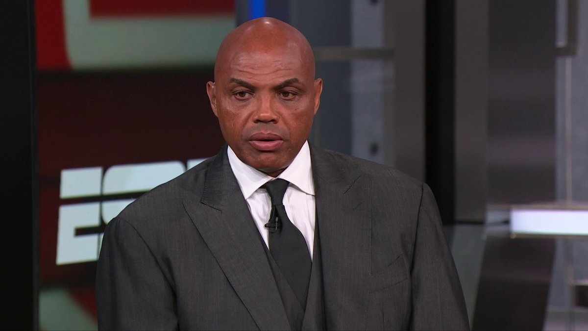 "I just wanna apologize for picking the Cavs to get to the Finals." Charles Barkley reacts to the first half of Raptors-Cavs 😅