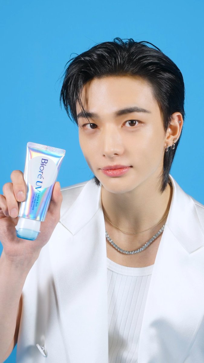 กันแดดที่คุณใช้ยังติดทนเมื่อผิวคุณเปียกหรือไม่? ลองดูกัน #BioreUV #VerifyBioreUV #StrayKids #SKZ #SUNLIGHTISYOURSPOTLIGHT