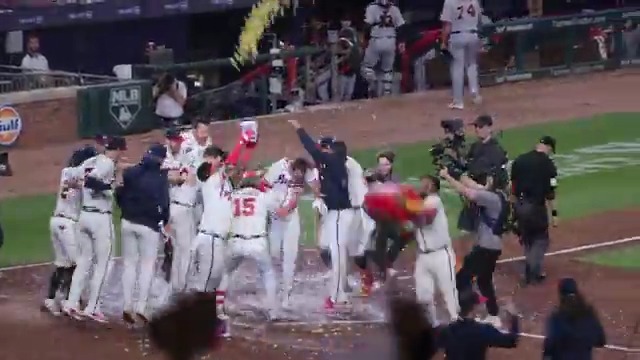 Matt Olson's walk-off homer secures ANOTHER series victory for the Atlanta Braves!
