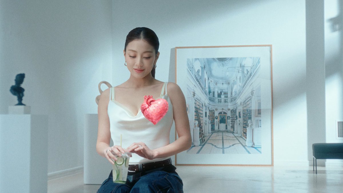 JIHYO for the new 'Lime Yellow' VENUS summer campaign.