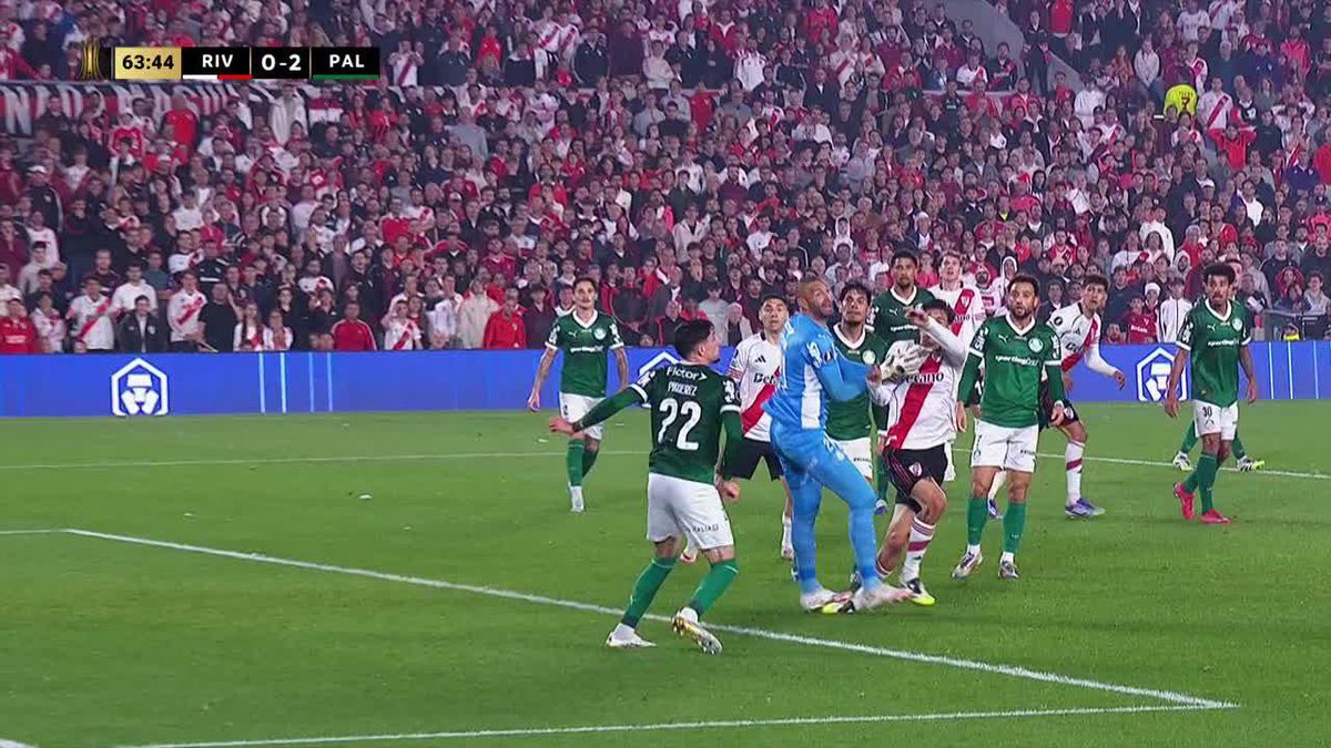 Cómo creerles? Si en todos los partidos aparece Martínez Quarta simulando un penal o una falta para que el rival juegue con uno menos. Ésta es de 9/2025
