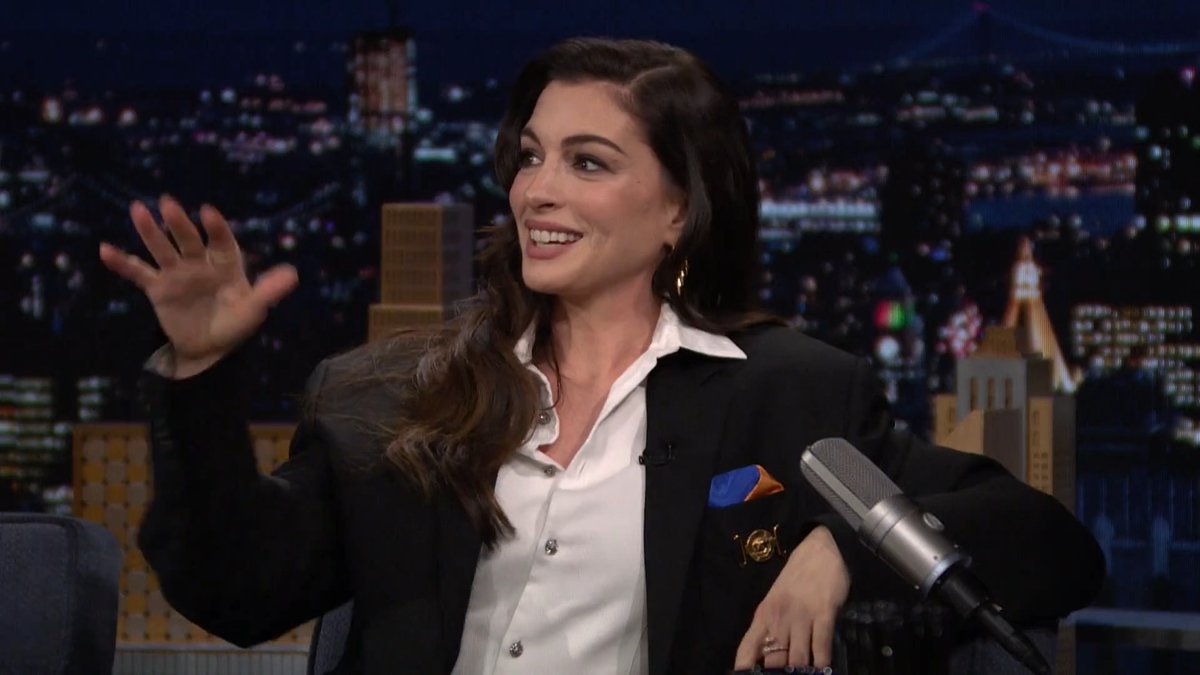 Anne Hathaway wrote songs for her film Mother Mary alongside Charli, FKA twigs, and jackantonoff 🤯 #FallonTonight