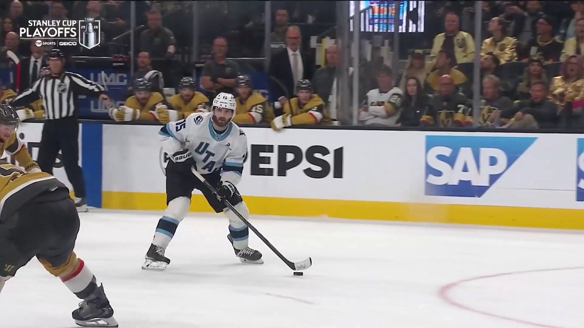 A SAUCY DISH FOR THE LEAD 🤯 Michael Carcone gives the x - Utah Mammoth the lead here in the third period! #StanleyCup 🇺🇸: NHLonTNT 🇨🇦: Sportsnet &amp; TVA Sports
