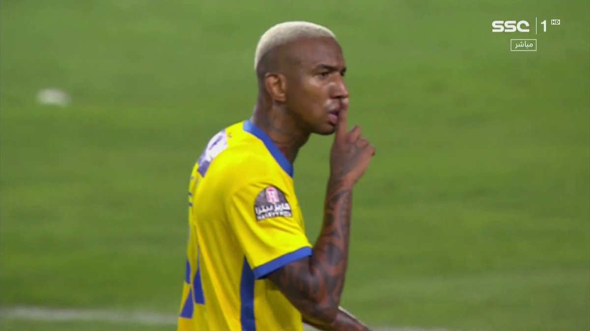 2022'de Al Ahli'nin kümede kalması için 33 puan yeterli. Al Nassr deplasmanında kazanacakken son dakika frikikten Talisca bu golü atmış. Al Ahly 31 puanda kalıyor kalan 2 maçta 1 puan alıp küme düşüyor ondanmış bu paylaşım şöyle frikiğini bizde göremedik