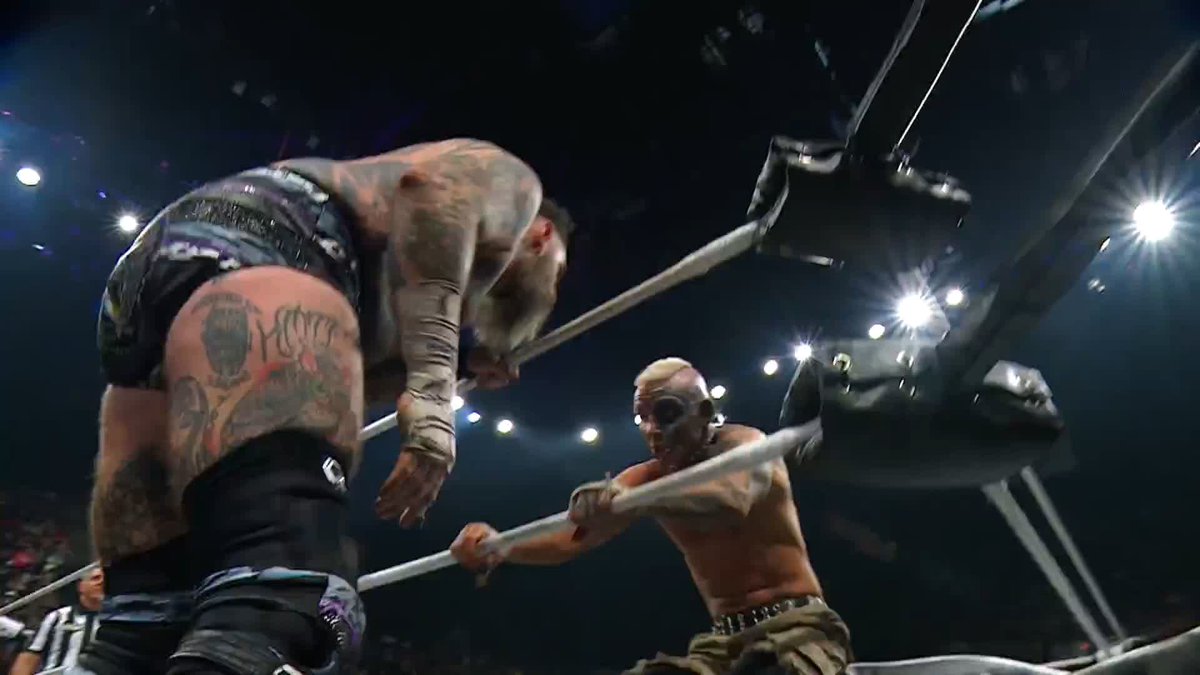 La duda ya no es si perderá el campeonato de AEW en breve. La duda es si Darby Allin puede aguantar el ritmo de demente haciendo cosas de demente en un ring. Está loco.