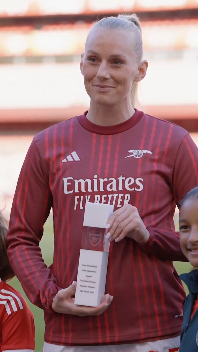 Celebrating 150 appearances with The Arsenal ❤️ Congratulations, Stina 🌟
